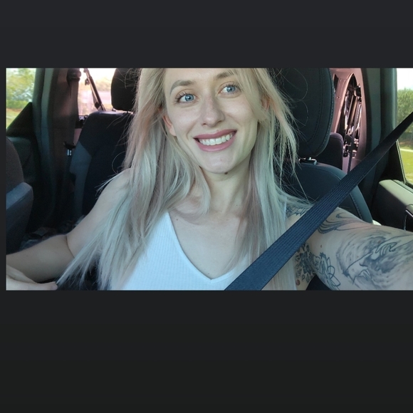 Meet your Posher, Alyssa - Picture 1 of 1